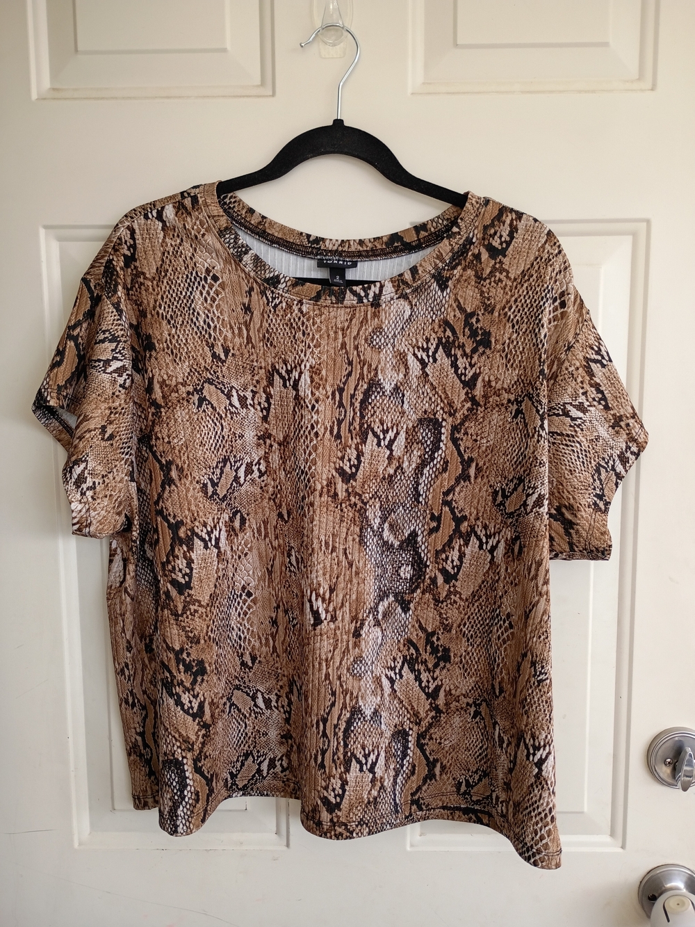 Torrid Brown Snake Print Short Sleeve Top Size 2